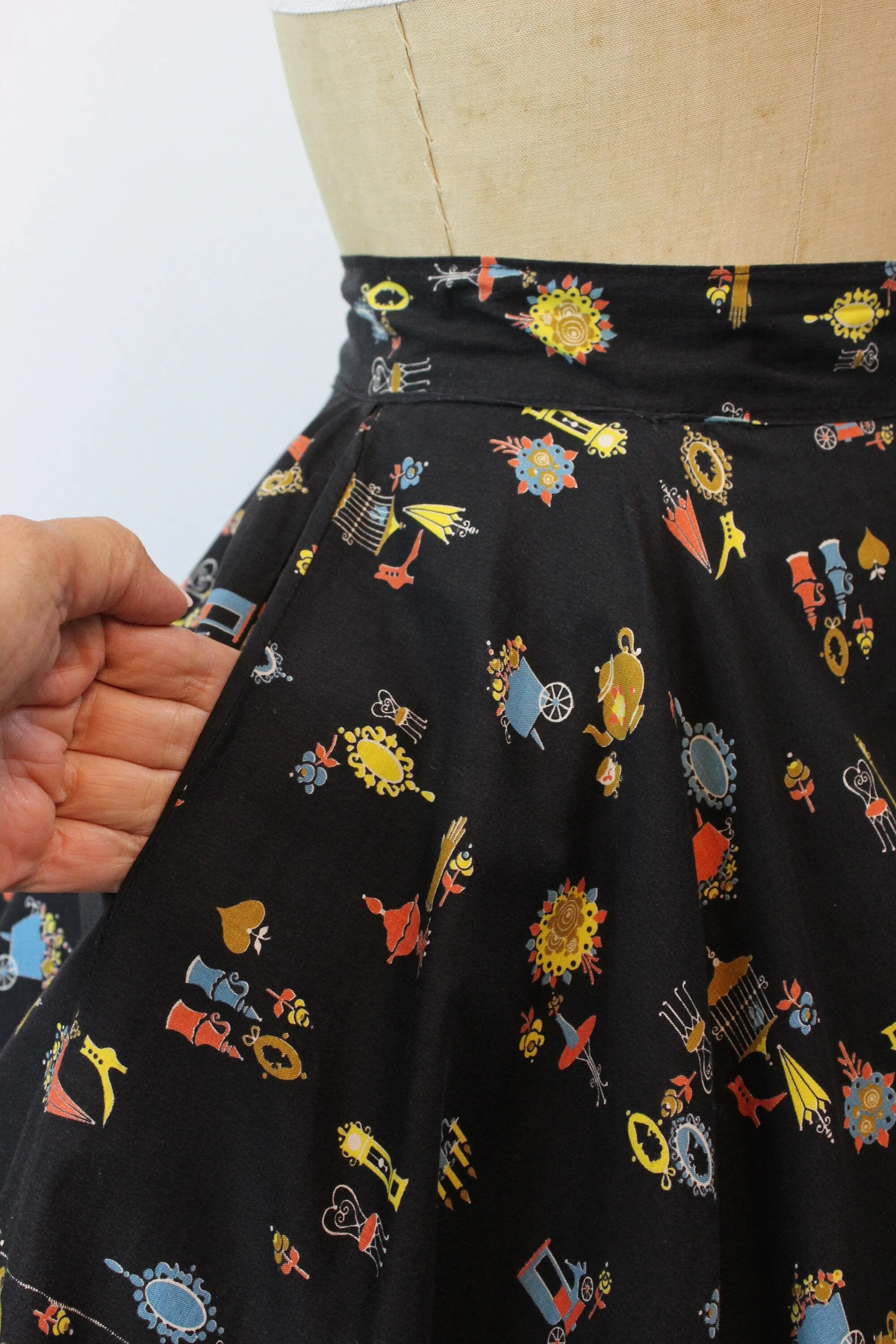 1950s GLOVE boots novelty print skirt xs | new spring summer