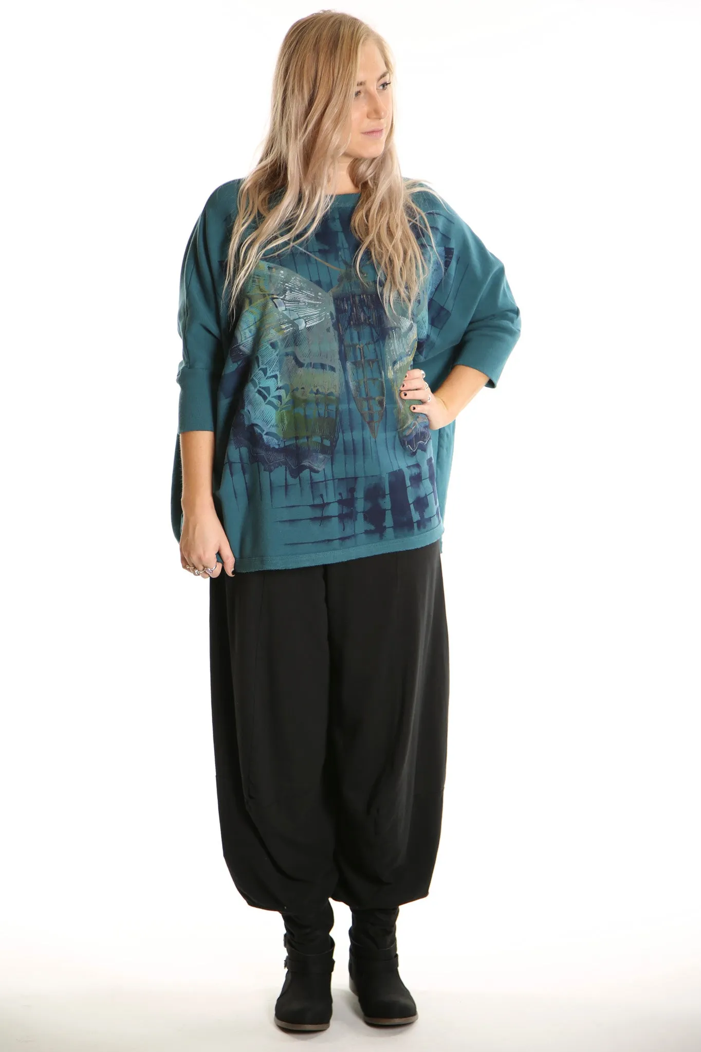 2210  Cozy Fleece Square Sweatshirt Printed Peacock Genus: Charaxes