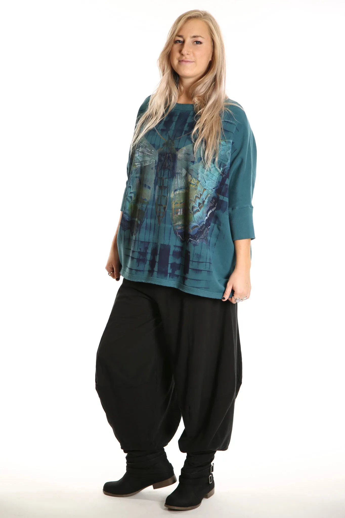 2210  Cozy Fleece Square Sweatshirt Printed Peacock Genus: Charaxes