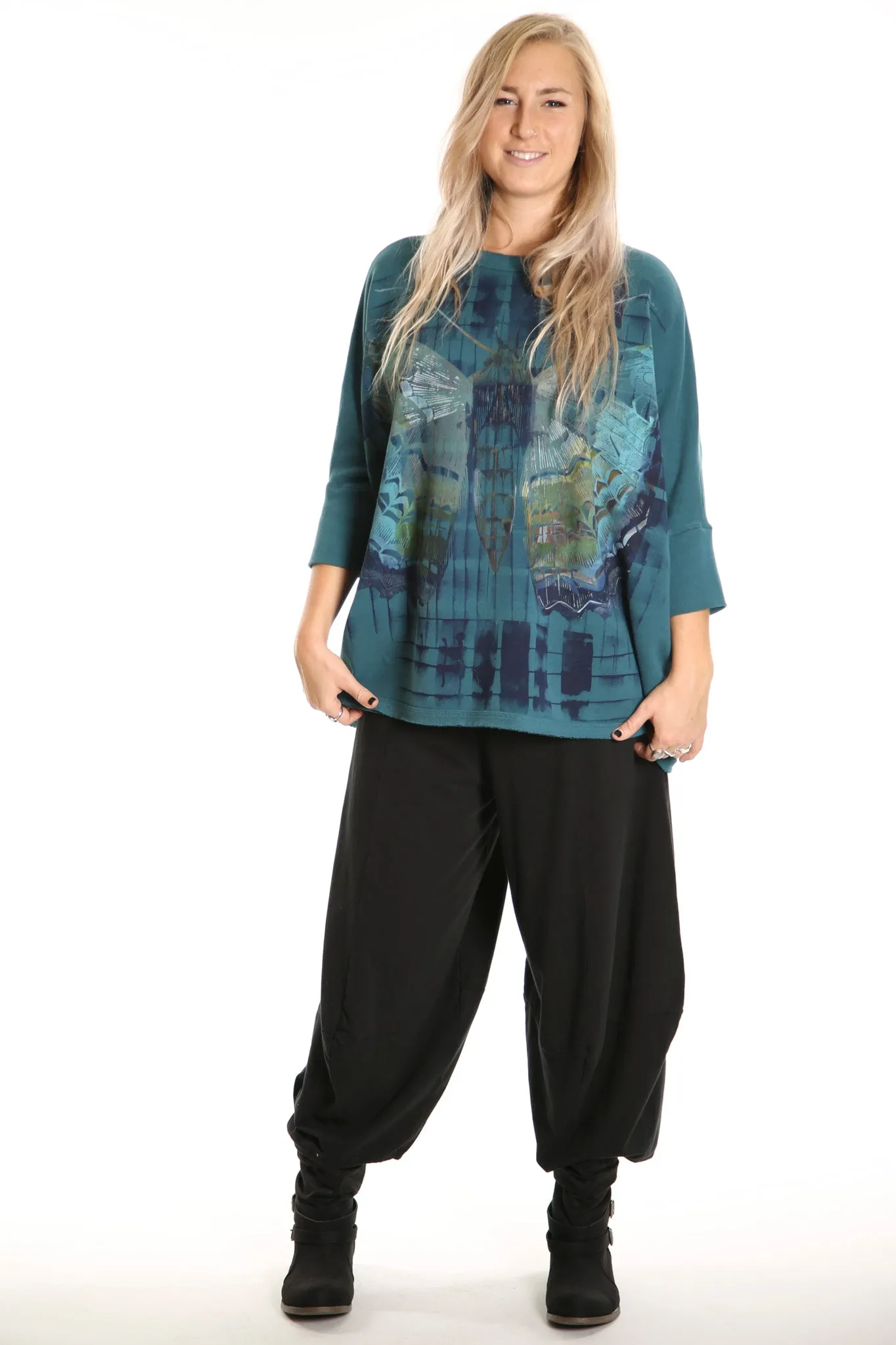 2210  Cozy Fleece Square Sweatshirt Printed Peacock Genus: Charaxes