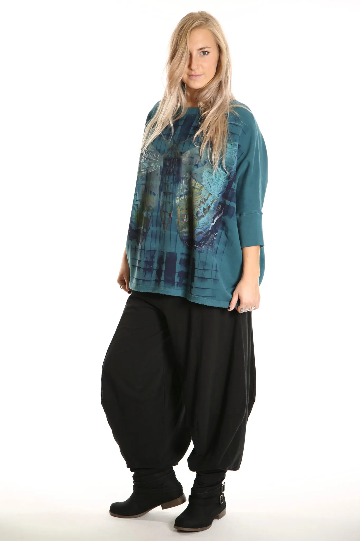 2210  Cozy Fleece Square Sweatshirt Printed Peacock Genus: Charaxes
