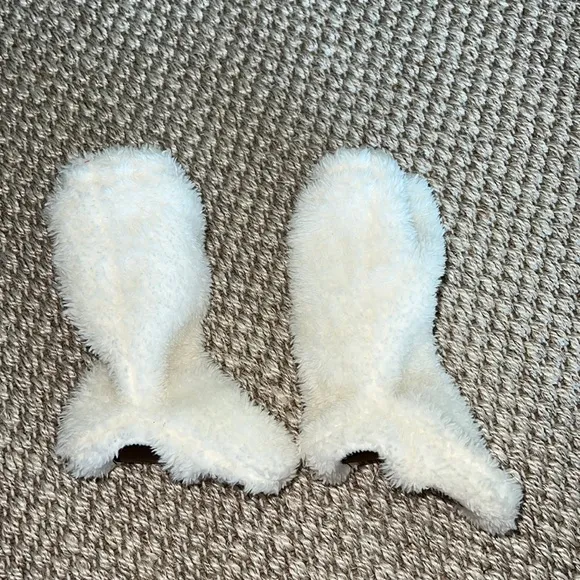 Ando Baby Shoes Teddy Leg Warmer Booties in Creme size 0-12 months