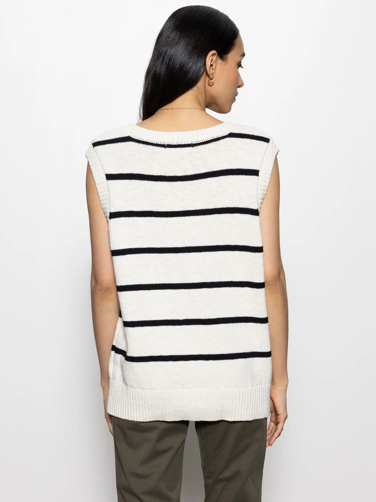 BOYFRIEND SWEATER VEST - CHALK W/BLACK
