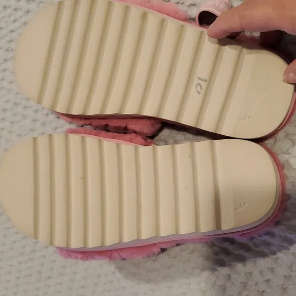 Koolaburra by UGG Slippers Size 2 (#1)
