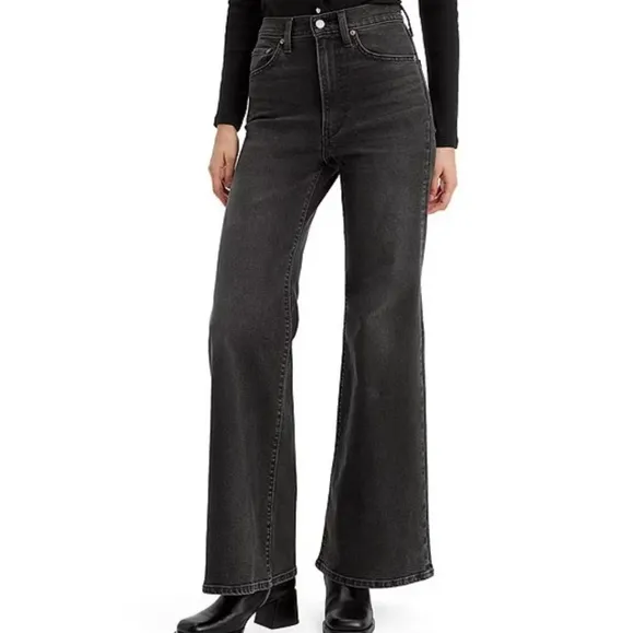 Levis Ribcage Flare  Jeans Size 31
