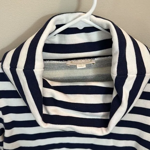 Like New Sail to Sable Nautical navy blue/white sweater/sweatshirt