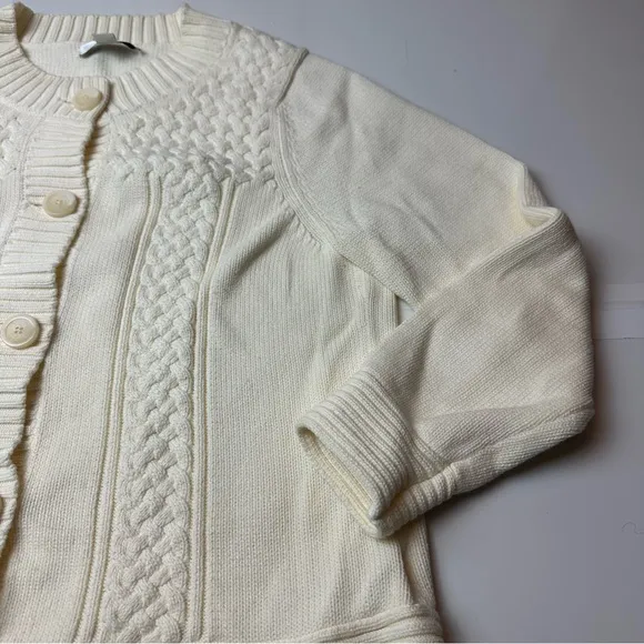 Liz Claiborne Women's Cream Sweater