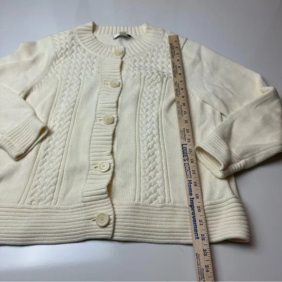 Liz Claiborne Women's Cream Sweater