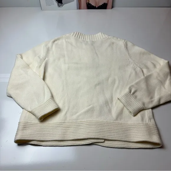 Liz Claiborne Women's Cream Sweater