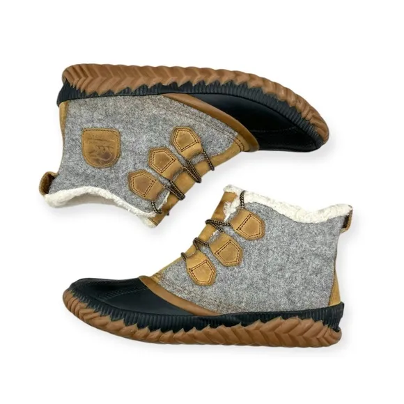 ☀️SALE☀️ Sorel Out n About Plus Waterproof Gray Wool Booties Size: 8.5