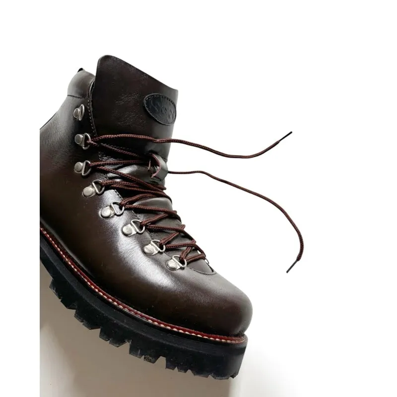 SOS HIKING BOOTS in Black or Brown