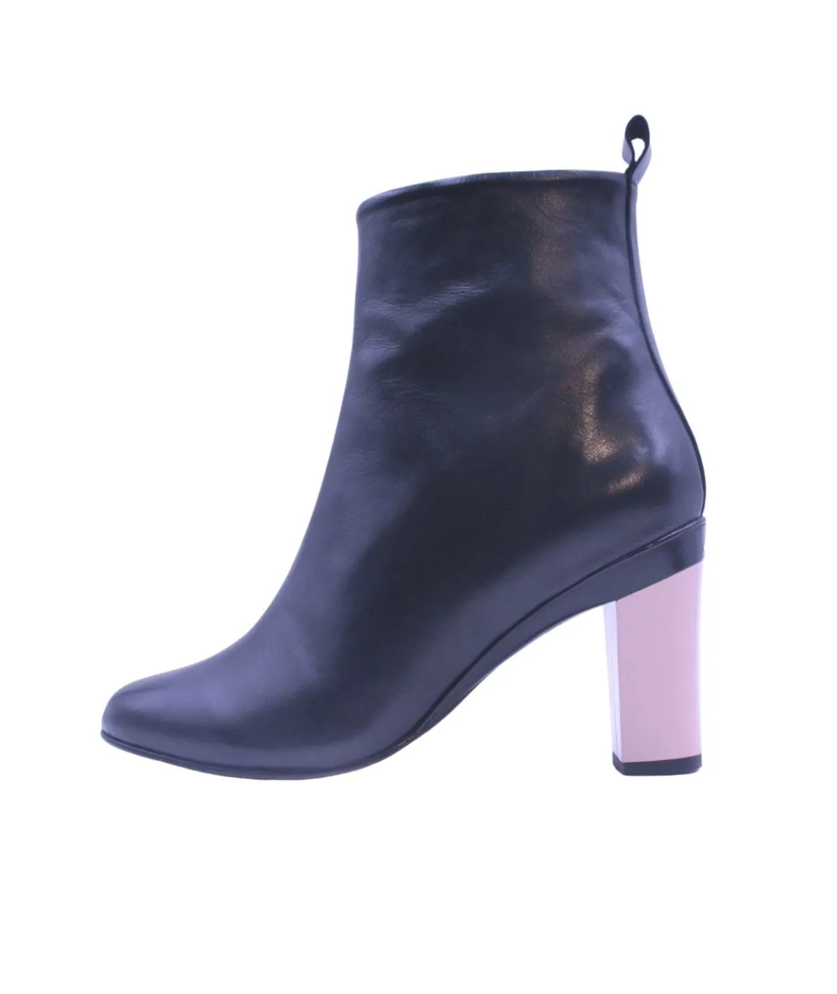 Yasifina Nude Boot